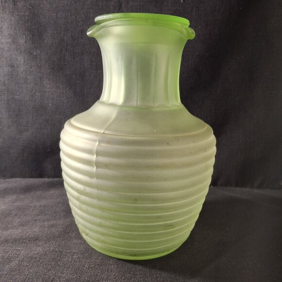 Vintage 1930s Frigidaire Depression Glass Frosted Green Iced Tea Server With Lid - Picture 1 of 9